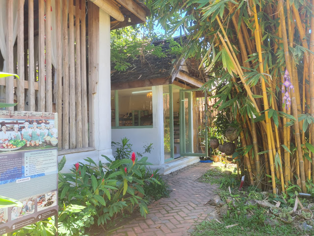 Heuan Artisan Candles - Workshop Luangprabang by null