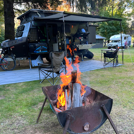 Jimbo's 4x4 Campers Arctic Campers Showroom - Thumbnail