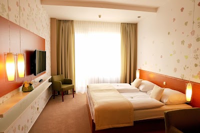 Photos of AVANTI Hotel