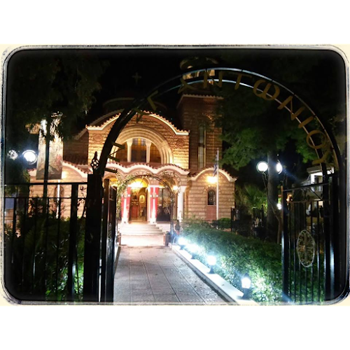 Opinii despre Ιερός Ναός Αγίου Αντωνίου Κερατσινίου în Δραπετσώνα - Εκκλησία