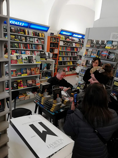 Ubik Sanremo Libri - Thumbnail