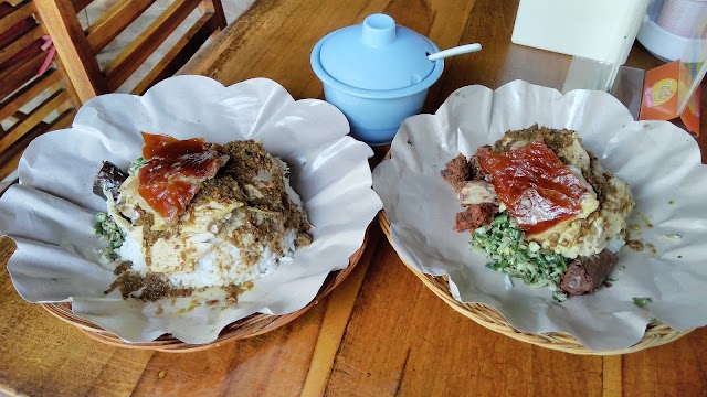 Warung Babi Guling Ibu Oka 2
