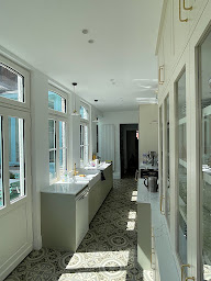 Photo n°58 de ATELIER VALET peinture décoration ,Entreprise MOUVALLOISE et Familiale De Père En Fils Depuis 1920 à Mouvaux (Service de pose de parquet)