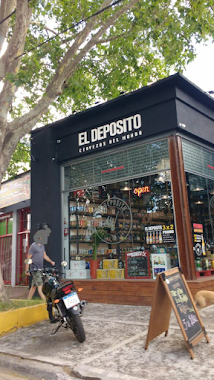 El Depósito Cervezas del Mundo, Author: Victoria Saieb