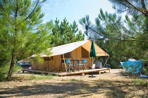 Photo de Camping Huttopia Oléron Les Pins à Saint-Trojan-les-Bains (17370)
