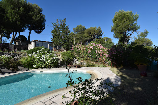Photo de Le Grand Bois | Location gîte, chambres d'hôte Nice avec piscine. à Colomars (06670)