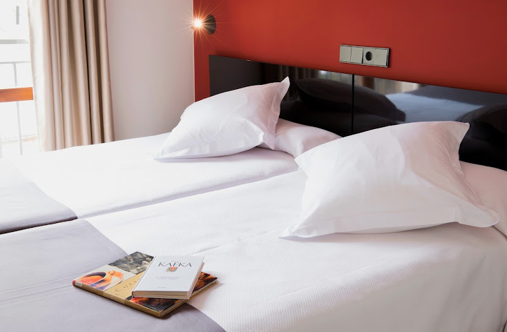 Hostal Un Punto Chic - Joaquin Costa by null