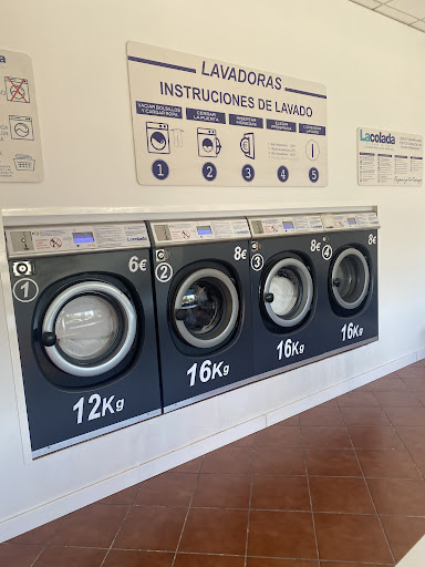 LAVANDERIA AUTOSERVICIO LA COLADA PINO MONTANO
