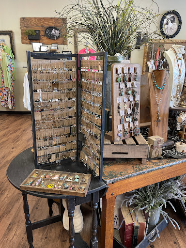 Artistic Works By Lu - Women's clothing and jewelry boutique in Springfield, MO - Thumbnail