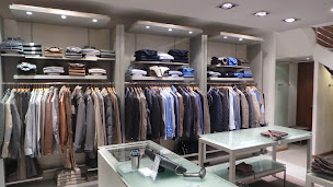 Photo n°11 de FATHER & SONS PARIS 14 à Paris (Magasin de vêtements pour hommes)