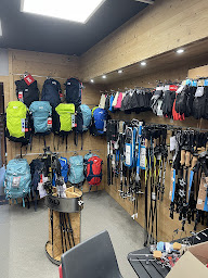 Photo n°5 de MONTAGNE & CO - PRAT DE BOUC à Murat (Magasin de vêtements de sport)