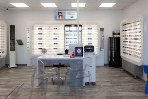 Photo n°3 de Opticien Montaren-Et-Saint-Médiers | Alain Afflelou à Montaren-et-Saint-Médiers (Magasin de lunettes de soleil)
