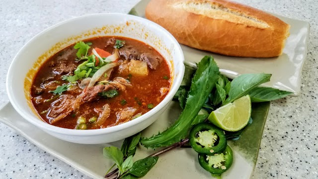 Banh Mi Che Cali Bakery