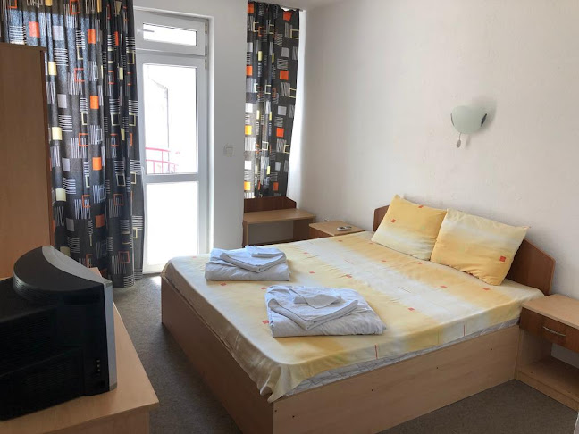 Opinii despre Хотел Милев Китен în Приморско - Супермаркет