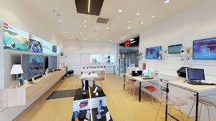 Photo n°26 de Boutique SFR L'Isle d'Abeau Zac Saint Hubert à L'Isle-d'Abeau (Opérateur téléphonique)