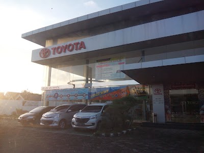 Car Dealer