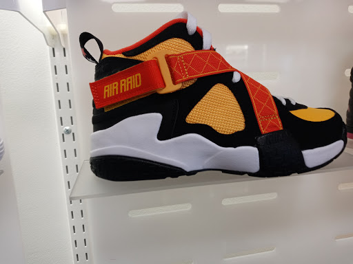 The Athlete's Foot | Roanoke Rapids | Premier Blvd - Thumbnail