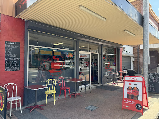 Vintage Cafe on Vincent