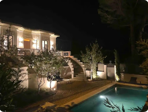 Photo de LA DEMEURE 5* Spa Saint Quenin - 450 m² - 30 pers - Piscine-Jacuzzi à Vaison-la-Romaine (84110)