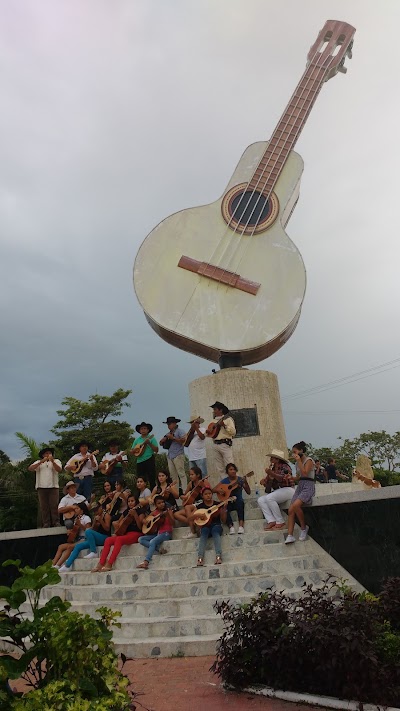 Photos of Monumento a La Bandola