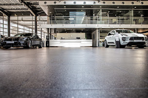 Photo n°40 de Centre Porsche Fréjus by Lombardot Groupe à Puget-sur-Argens (Garage automobile)