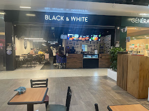 Photo n°1 de Black & White Burger Nantes Beaulieu à Nantes (Restaurant végétarien)