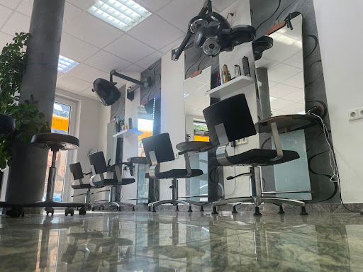 Hair-Beauty & More, Inhaber Louai Almaleh ,Vera klohs