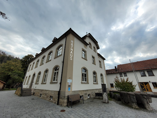 Rathaus Markt Steinwiesen und Schulverband Oberes Rodachtal Mittelschule in Steinwiesen