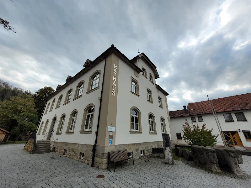 Rathaus Markt Steinwiesen und Schulverband Oberes Rodachtal Mittelschule in Steinwiesen photo
