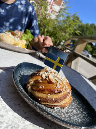 Delselius confectionery and bakery - Thumbnail