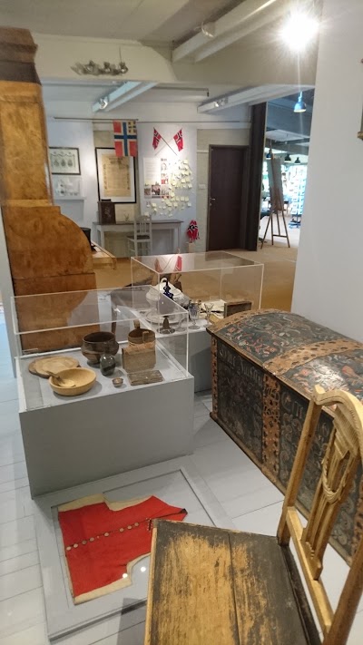 Photos of Heiberg Collection, Sogn Folk Museum