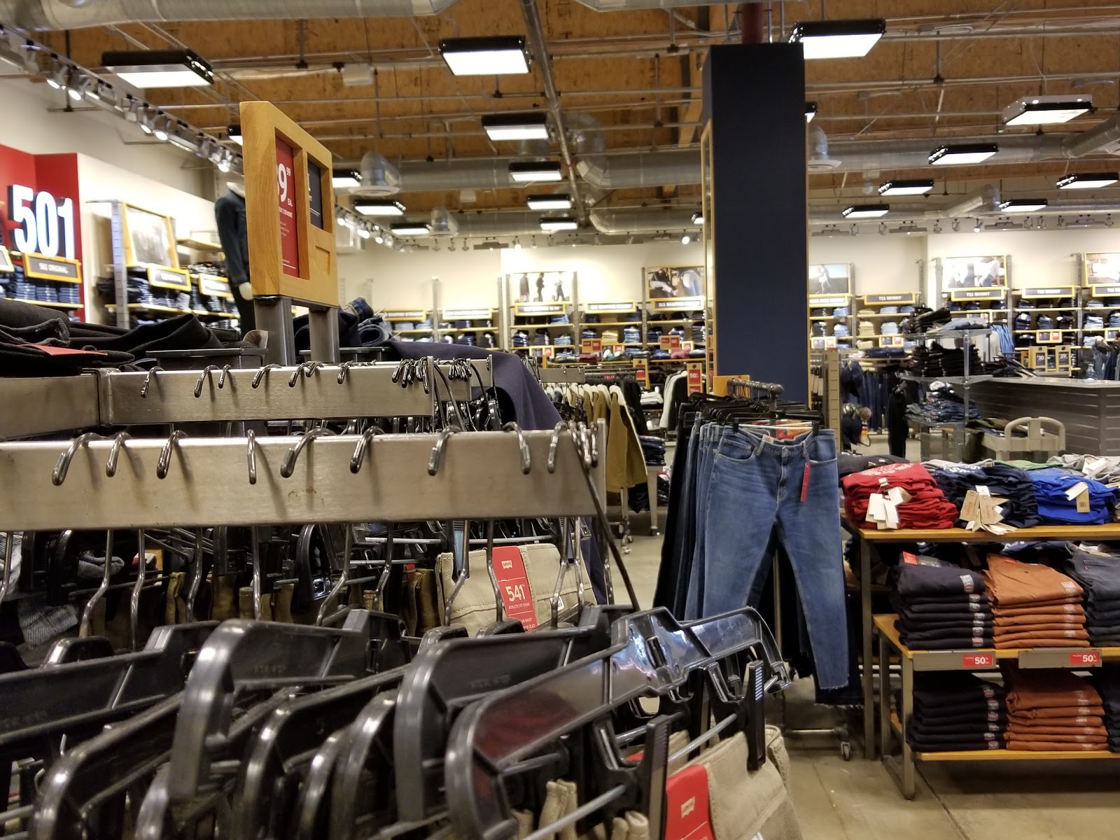 Tripify - Levi's Outlet Store, Barstow