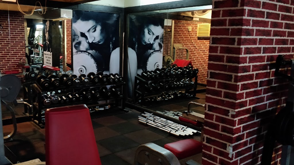 Figure In Health Care The Complete Unisex Gym