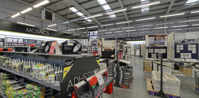 Reviews of Topps Tiles Bounds Green in London - Hardware store