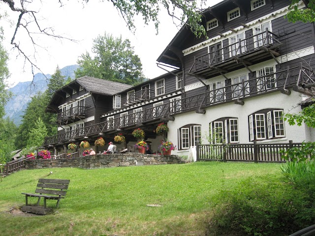 Lake McDonald Lodge