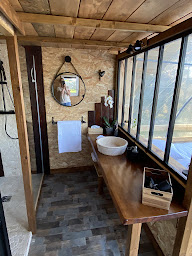 Photo n°4 de Les Insolites de Taracopala à Solliès-Toucas (Chambre d'hôtes)