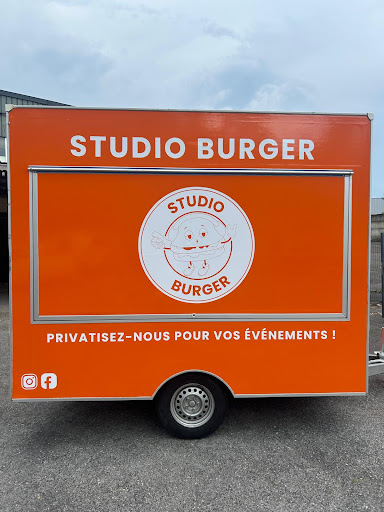 Photo 2 - Studio Burger