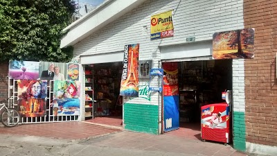 Photos of Los Mejores Posters
