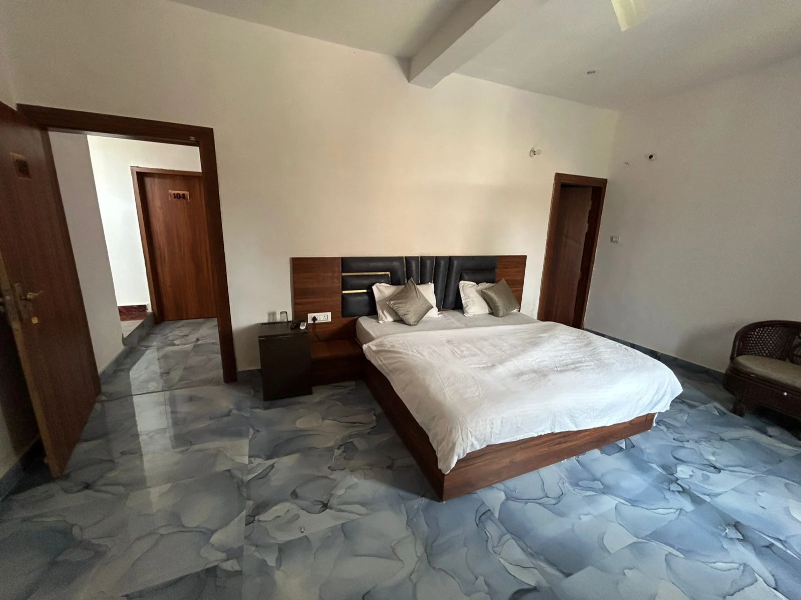 Hotel Paradise Inn