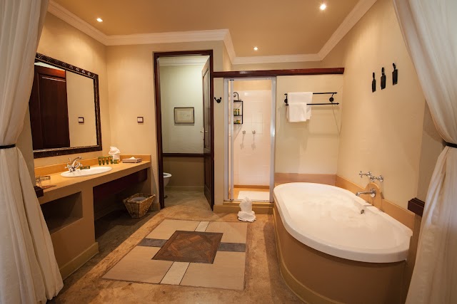Chobe Marina Lodge
