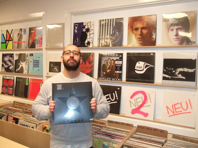 586 Records photo 3