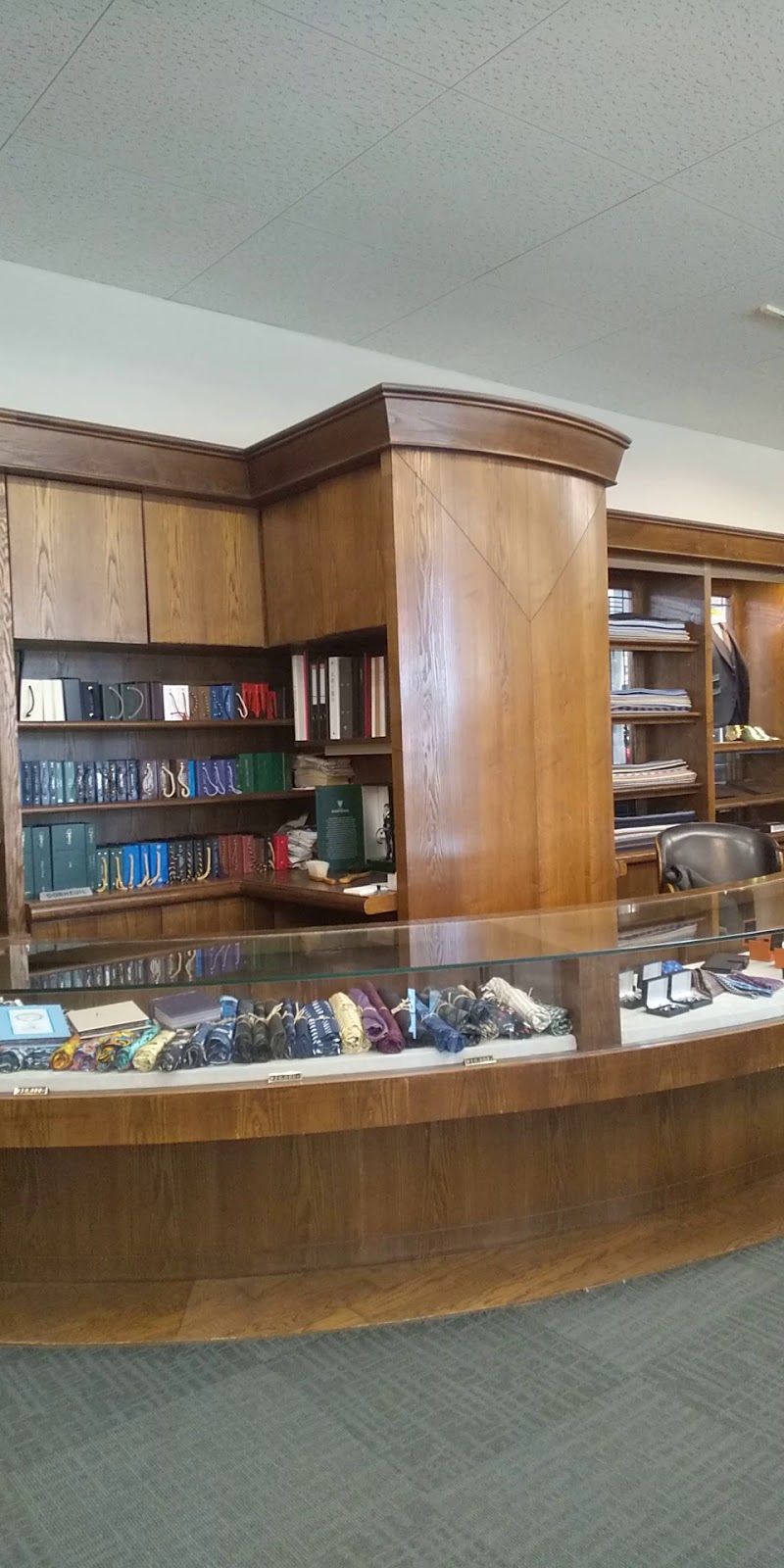 オーダーメイドスーツショップ ロードハウス