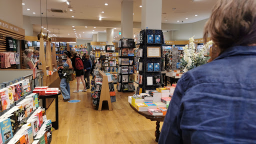 Waterstones London - Kensington - Thumbnail