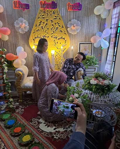 Dini salon dan Rias pengantin WO,comal,pemalang,Jawa tengah