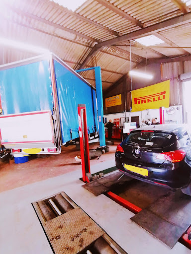David Lowe Garage Services - Thumbnail