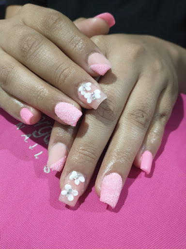 Colored Nails - Thumbnail