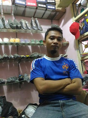 Toko Sepatu Sendal Hakim, Author: NIAGA READY MIX