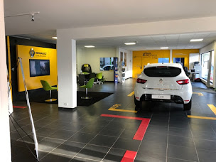 Photo n°3 de Renault Nogent le Roi - Garage NSA à Lormaye (Atelier de mécanique automobile)