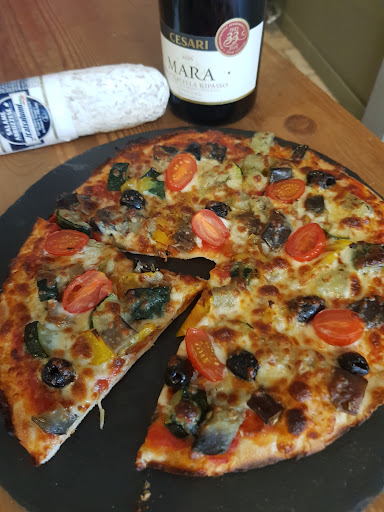 Photo 1 - La main à la pate