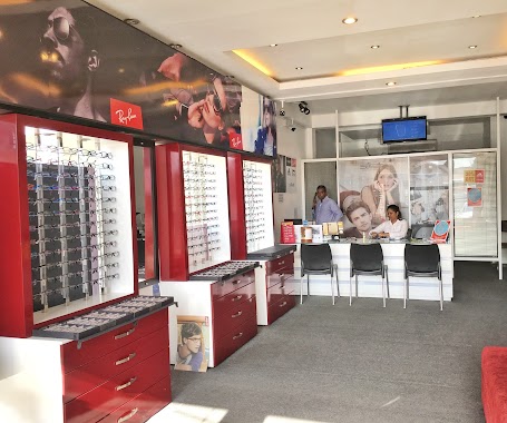 Ray Ban Opticians, Author: Christina Subasinghe